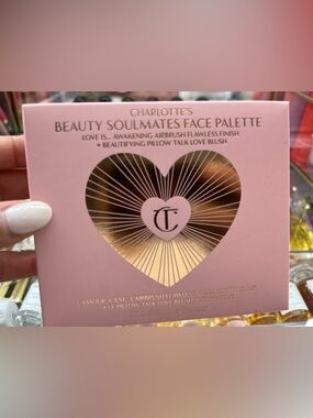 Charlotte Tilbury Beauty Soulmates Face Palette - Pink & Gold